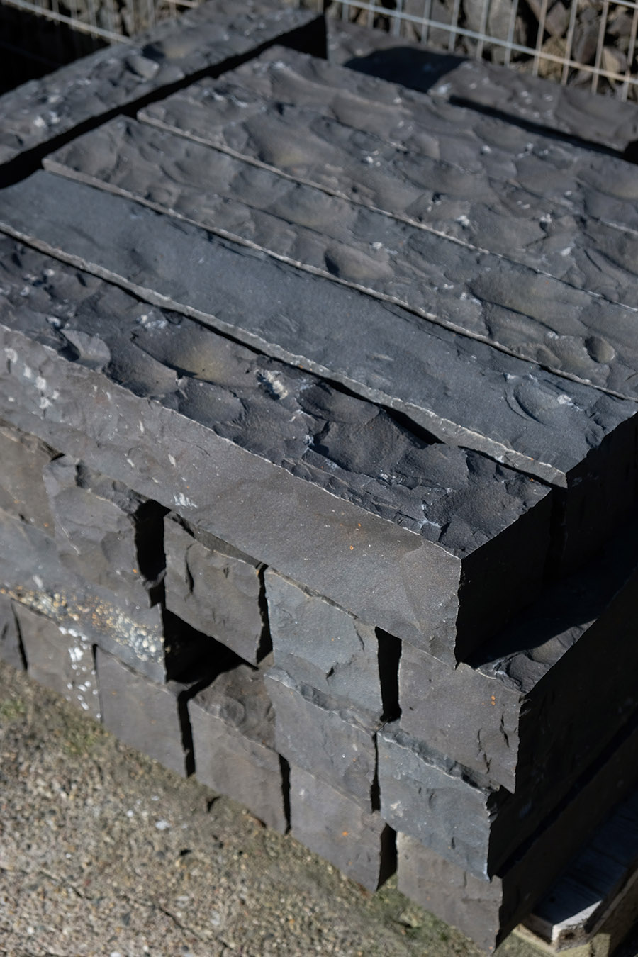 Basalt Palisaden 50cm x 12cm x 12cm1 Stück
