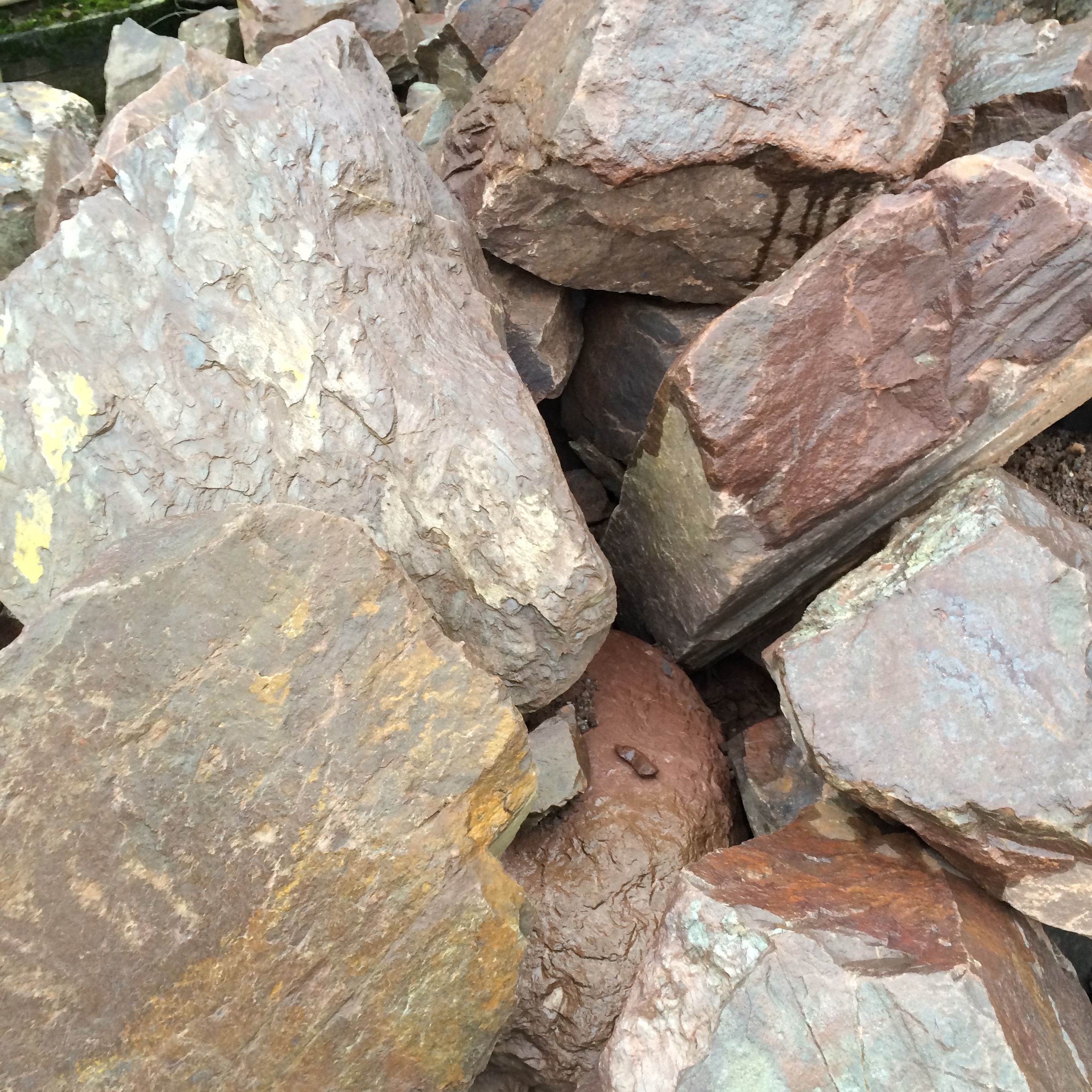 Basalt rot Klasse 4 200/600Lose Ware individuelle Menge eingeben
